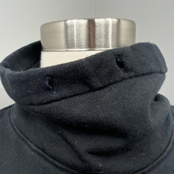 VS Black Color Block Sweater - Picture 11 of 12